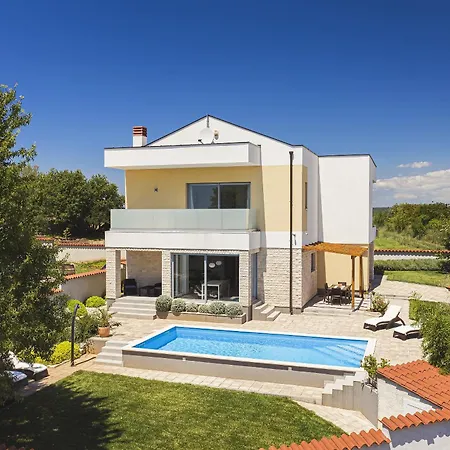 Holiday home House With A Swimming Pool Barbariga, - 22763 Fazana