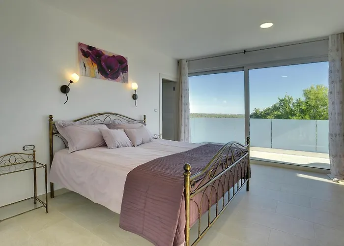 펜션 Family Friendly House With A Swimming Pool Barbariga, - 22763