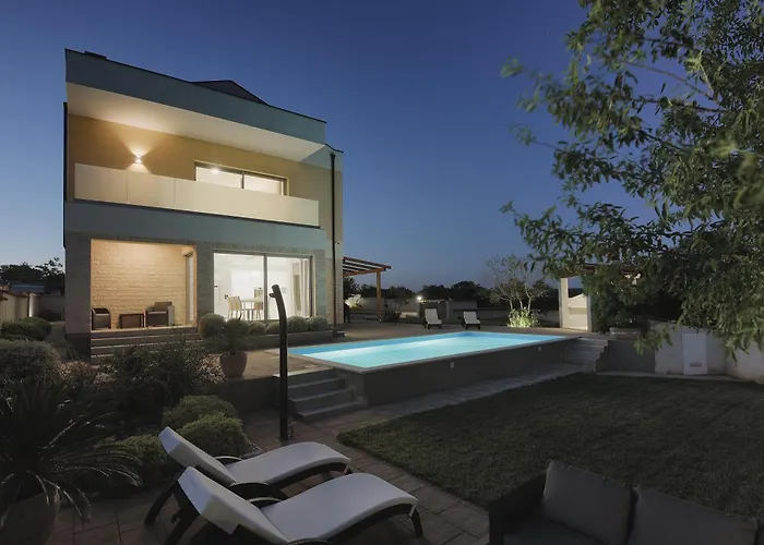 Family Friendly House With A Swimming Pool Barbariga, - 22763 * 파자나