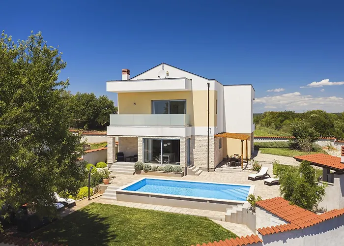 펜션 Family Friendly House With A Swimming Pool Barbariga, - 22763 파자나